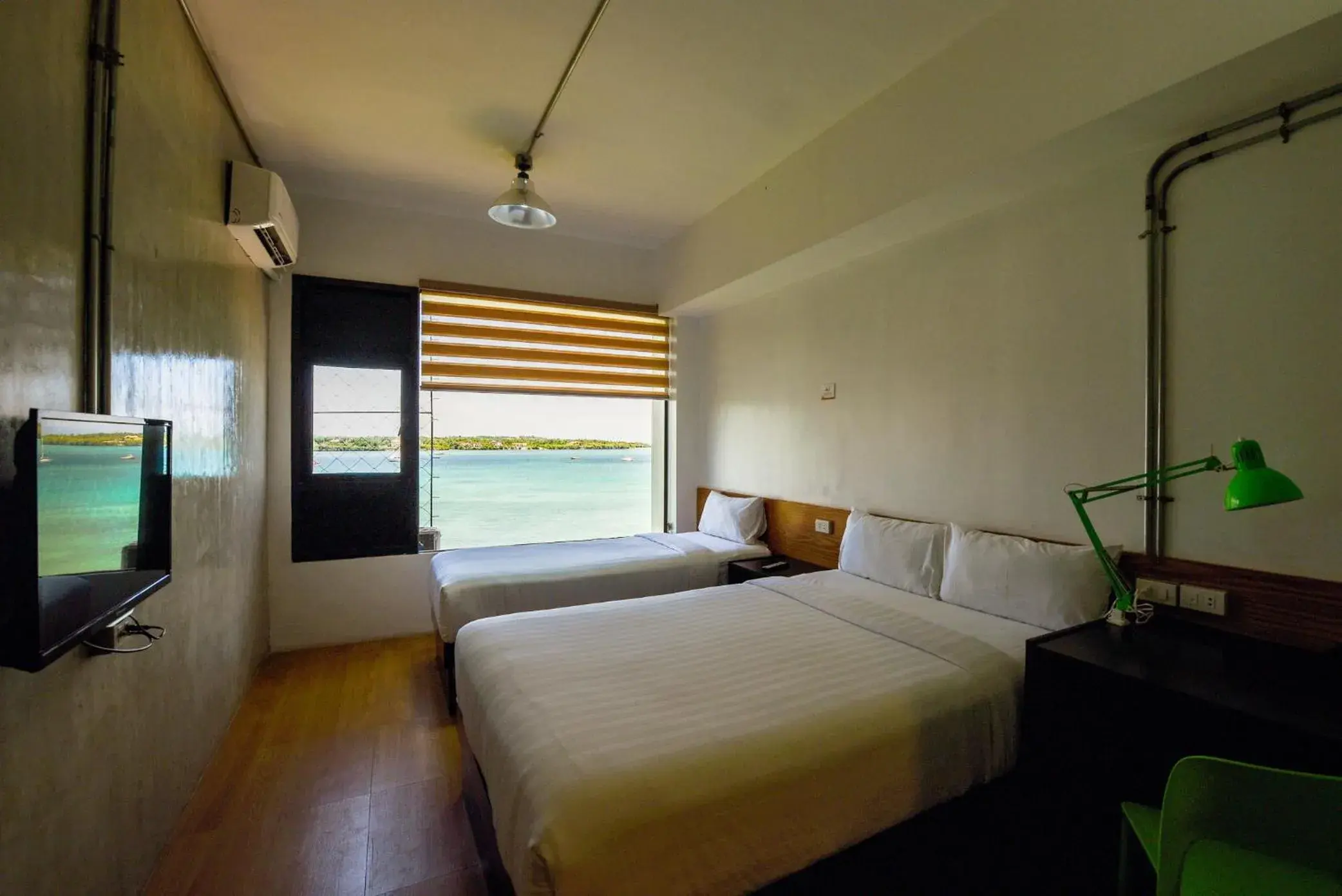 Bedroom, Bed in Travelbee Seaside Inn
